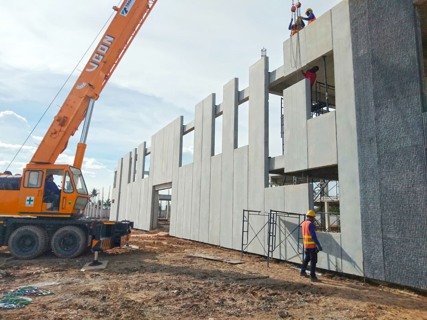 Hollow Core Wall Panel - VCON Thai